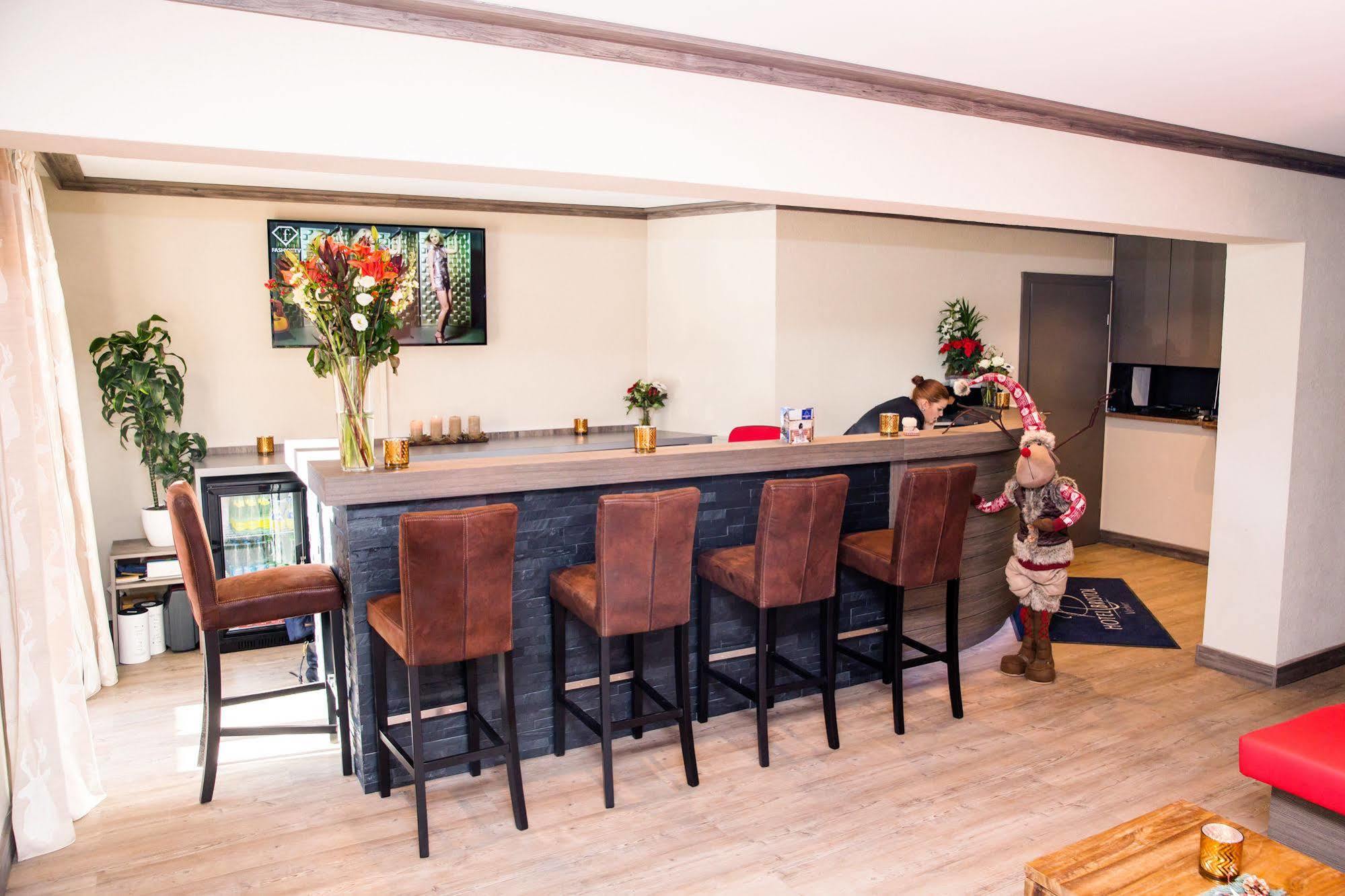 Hotel Bristol Verbier Luaran gambar